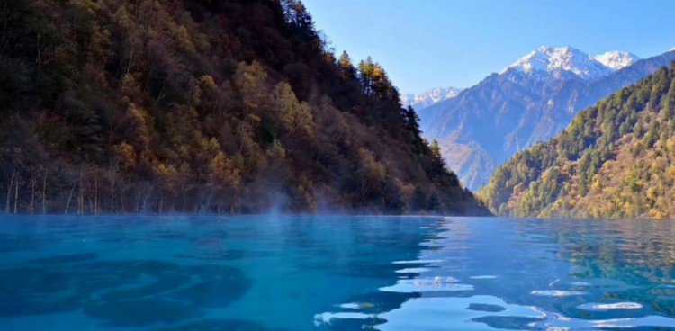 成都3h直达网红温泉：无边泳池藏在大山深处纯天然