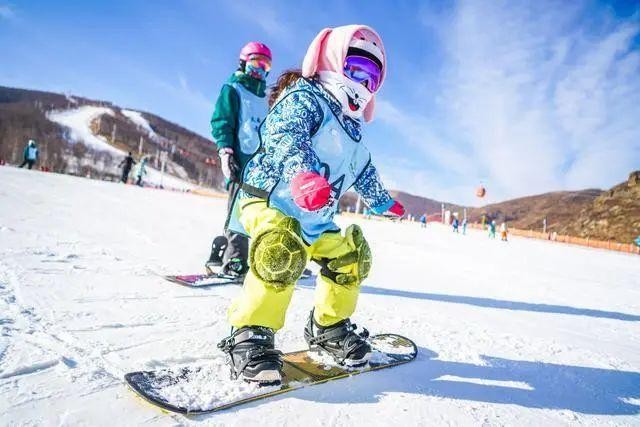 这才是冬天的正确打开方式济南滑雪温泉一网打尽带娃约起来