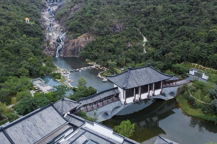 惠州中海汤泉酒店号称岭南第一汤泉一泉一湖两水五山白菜价