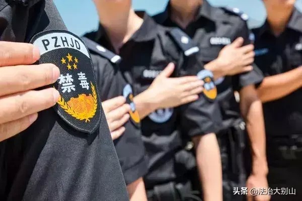 湖北警方清查娱乐场所97名男女被抓！全程网上直播…