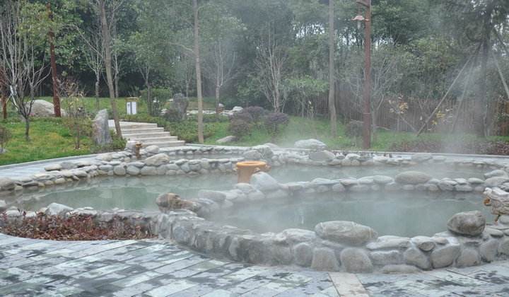 泡温泉的季节到了河南温泉全在这里