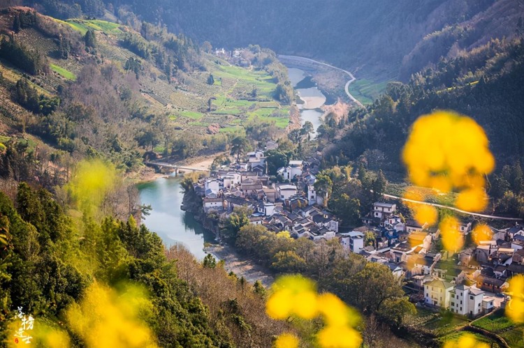 安徽歙县有一座山上的村落免门票风景美是春天赏花的绝佳地